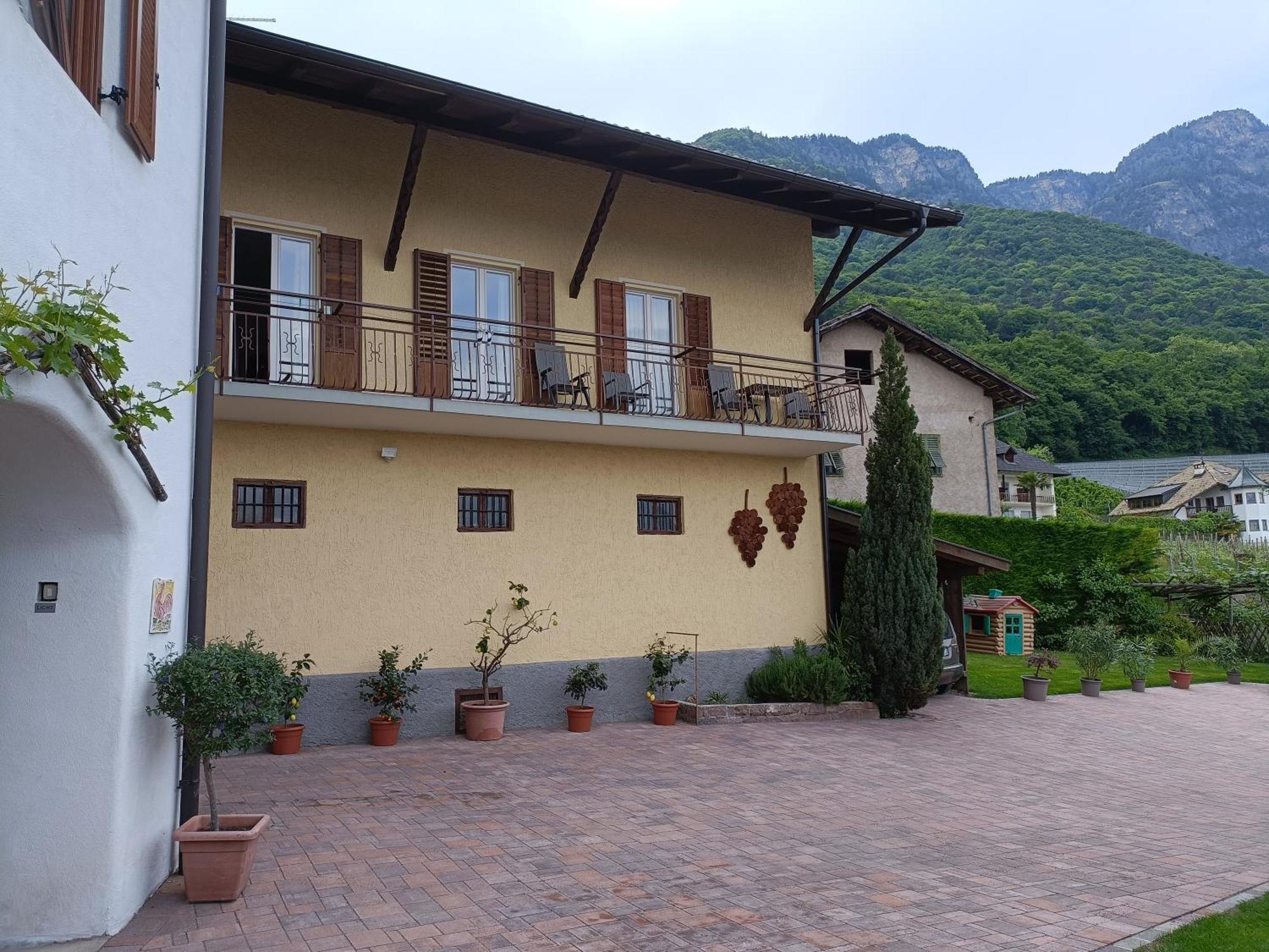 Ferienwohnungen Luggin Caldaro Exterior photo